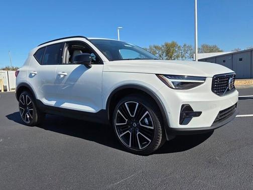 White 2026 Volvo XC40 B5 Ultra