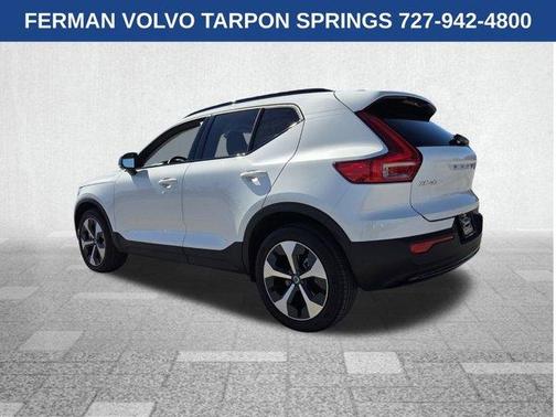 2026 Volvo XC40 B5 Plus