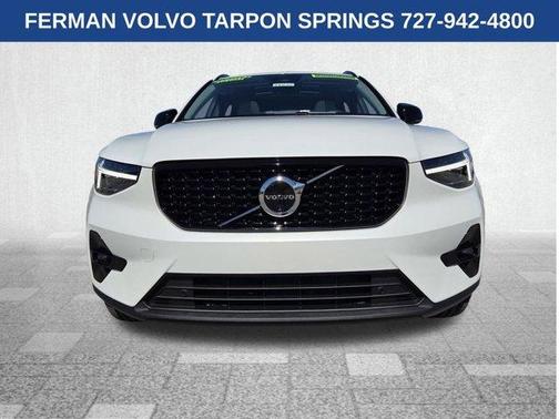 2026 Volvo XC40 B5 Plus
