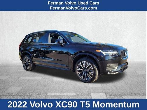 2022 Volvo XC90 T5 Momentum 7 Passenger