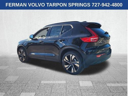 2026 Volvo XC40 B5 Plus