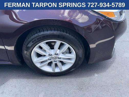 Red 2015 Toyota Avalon XLE