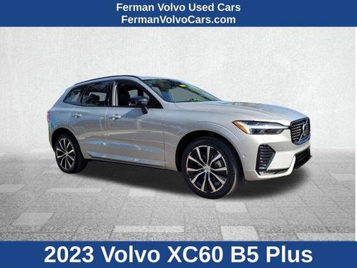 2023 Volvo XC60 B5 Plus Dark Theme