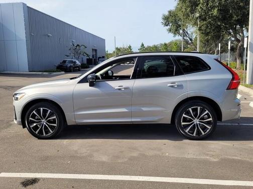 2023 Volvo XC60 B5 Plus Dark Theme