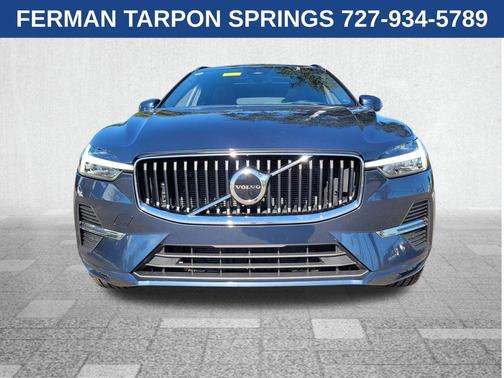 2022 Volvo XC60 B5 Momentum