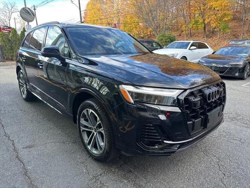 2025 Audi Q7 Premium 45 TFSI quattro Tiptronic