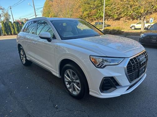 2025 Audi Q3 Premium 45 TFSI S line quattro Tiptronic