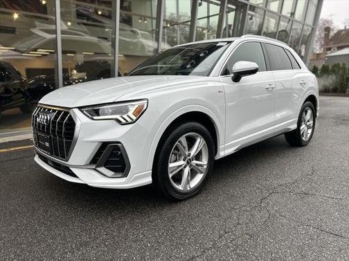 2022 Audi Q3 Premium Plus 45 TFSI S line quattro Tiptronic