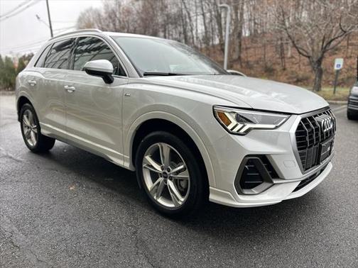 2022 Audi Q3 Premium Plus 45 TFSI S line quattro Tiptronic