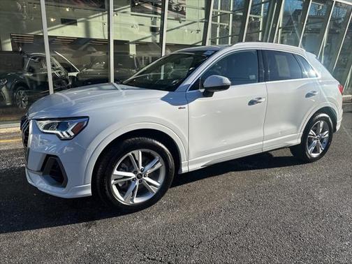 2024 Audi Q3 Premium Plus 45 TFSI S line quattro Tiptronic