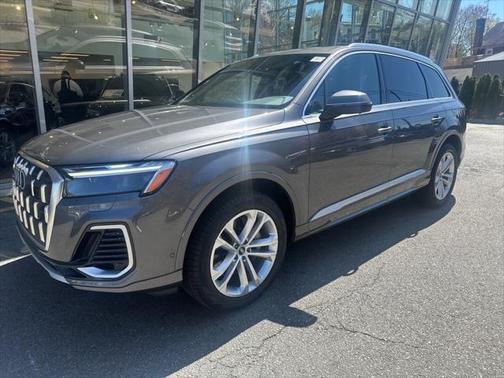 2025 Audi Q7 Premium 45 TFSI quattro Tiptronic