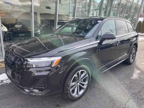 2025 Audi Q7 Premium 45 TFSI quattro Tiptronic