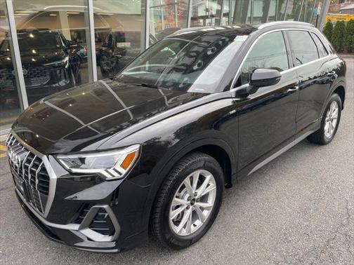 2025 Audi Q3 Premium 45 TFSI S line quattro Tiptronic