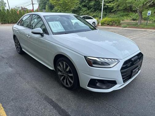 2022 Audi A4 Premium Plus 40 TFSI quattro S tronic