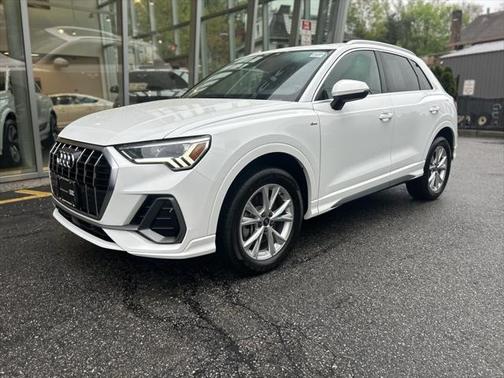 2023 Audi Q3 S line Premium