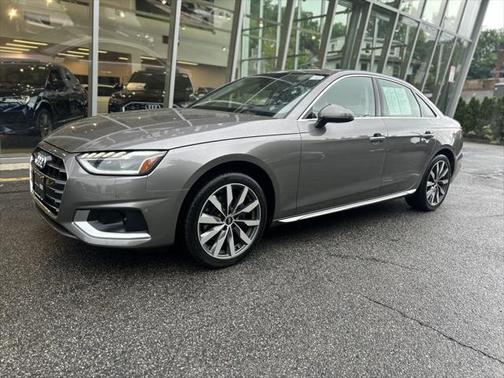 2022 Audi A4 Premium Plus 40 TFSI quattro S tronic