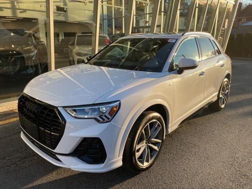 2025 Audi Q3 Premium 45 TFSI S line quattro Tiptronic