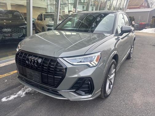 2025 Audi Q3 Premium 45 TFSI S line quattro Tiptronic