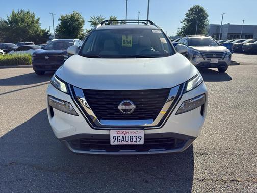 Pearl White Tricoat 2023 Nissan Rogue SL