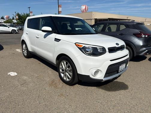 Clear White 2017 Kia Soul +