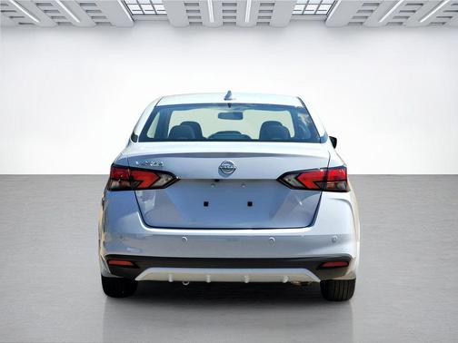 Gray Sky Pearl 2025 Nissan Versa 1.6 SV
