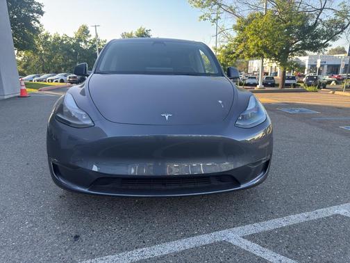 Midnight Silver Metallic 2023 Tesla Model Y Long Range Dual Motor All-Wheel Drive