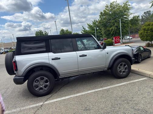 Iconic Silver Metallic 2023 Ford Bronco Big Bend