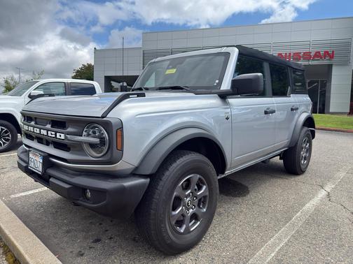 Iconic Silver Metallic 2023 Ford Bronco Big Bend