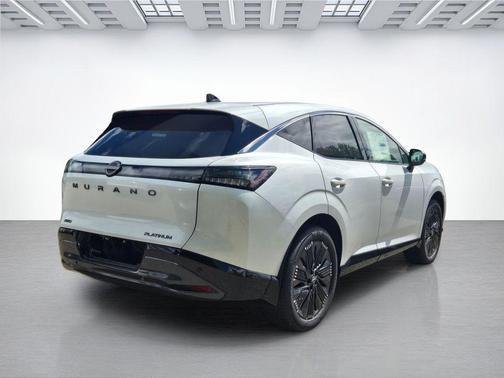 Everest White Pearl Tricoat 2026 Nissan Murano Platinum