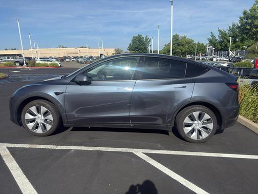 Midnight Silver Metallic 2023 Tesla Model Y Long Range Dual Motor All-Wheel Drive