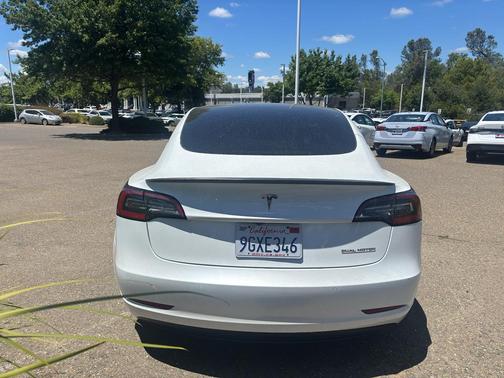 Pearl White Multi-Coat 2021 Tesla Model 3 Performance