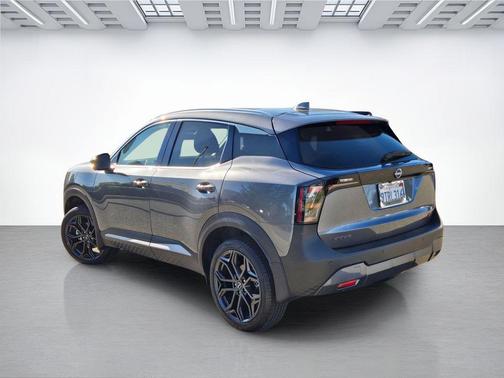 Gun Metallic 2025 Nissan Kicks SR