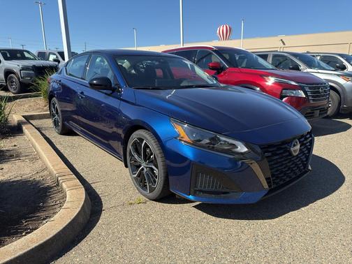 Deep Blue Pearl 2023 Nissan Altima SR FWD