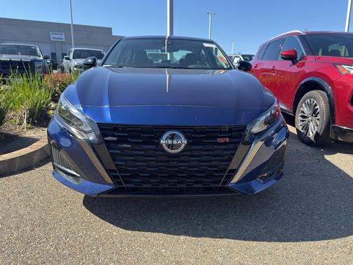 Deep Blue Pearl 2023 Nissan Altima SR FWD