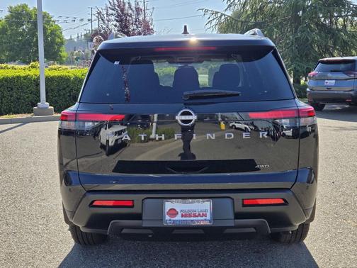 Super Black 2026 Nissan Pathfinder SV