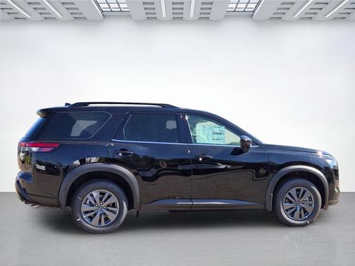 Super Black 2026 Nissan Pathfinder SV