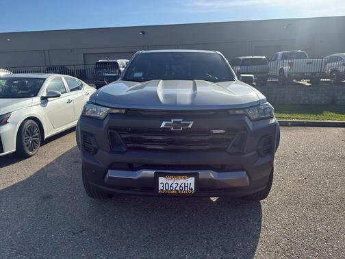 Sterling Gray Metallic 2026 Chevrolet Colorado Trail Boss