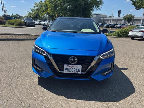 Electric Blue Metallic/Super Black 2023 Nissan Sentra SR