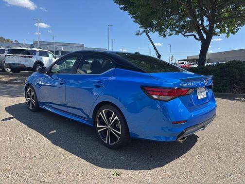 Electric Blue Metallic/Super Black 2023 Nissan Sentra SR