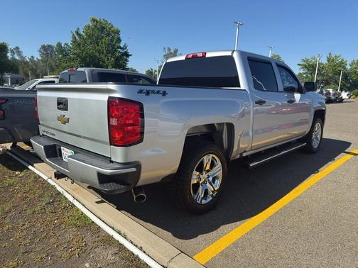 Silver Ice Metallic 2018 Chevrolet Silverado 1500 Custom