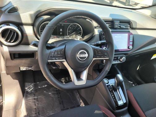 Super Black 2025 Nissan Versa 1.6 S