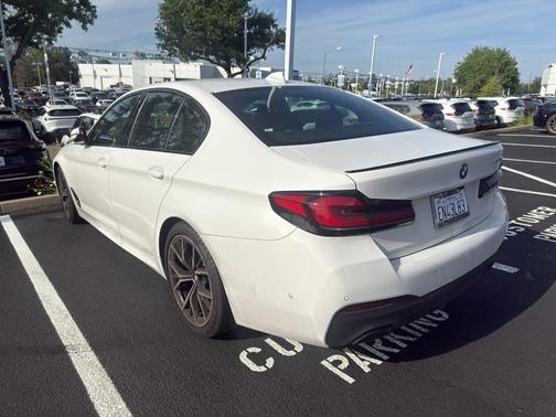 Alpine White 2023 BMW 530 i
