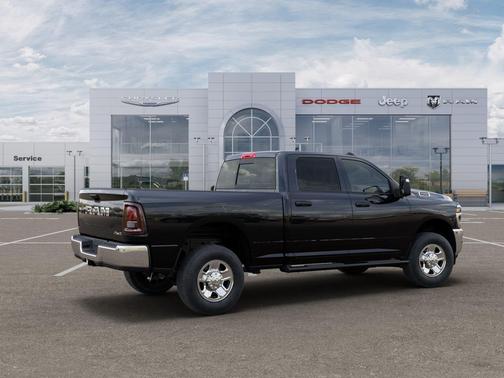 2026 RAM 2500 Tradesman Crew Cab 4x4 6'4' Box