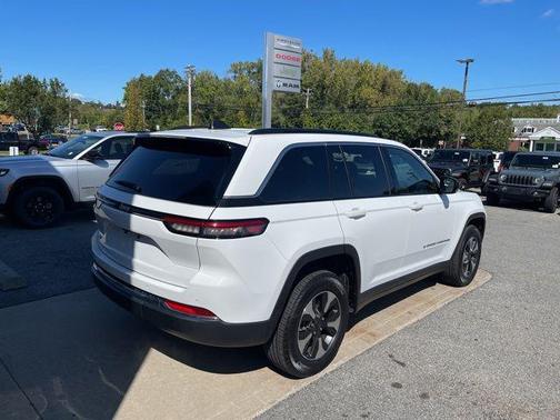 2024 Jeep Grand Cherokee 4xe Base