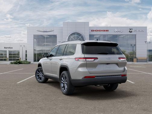 Silver Zynith 2026 Jeep Grand Cherokee Limited