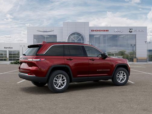 Velvet Red Pearlcoat 2026 Jeep Grand Cherokee Laredo