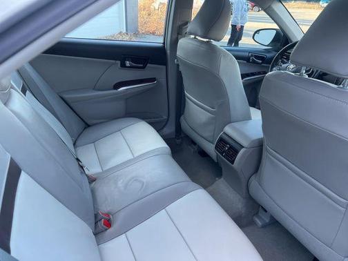 Classic Silver Metallic 2012 Toyota Camry XLE
