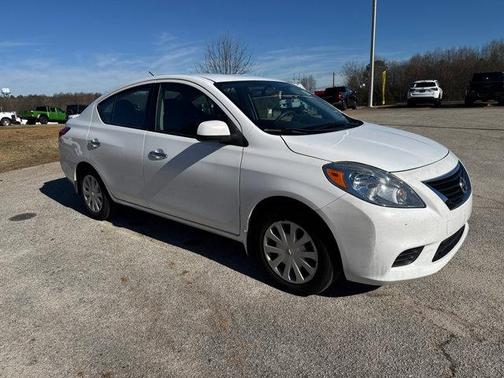 2014 Nissan Versa 1.6 SV