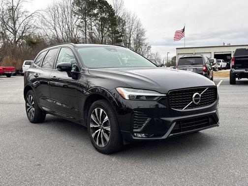 2024 Volvo XC60 B5 Core Dark Theme