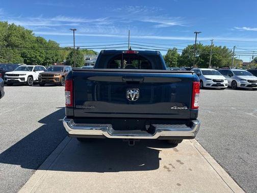 Patriot Blue Pearlcoat 2022 RAM 1500 Big Horn/Lone Star